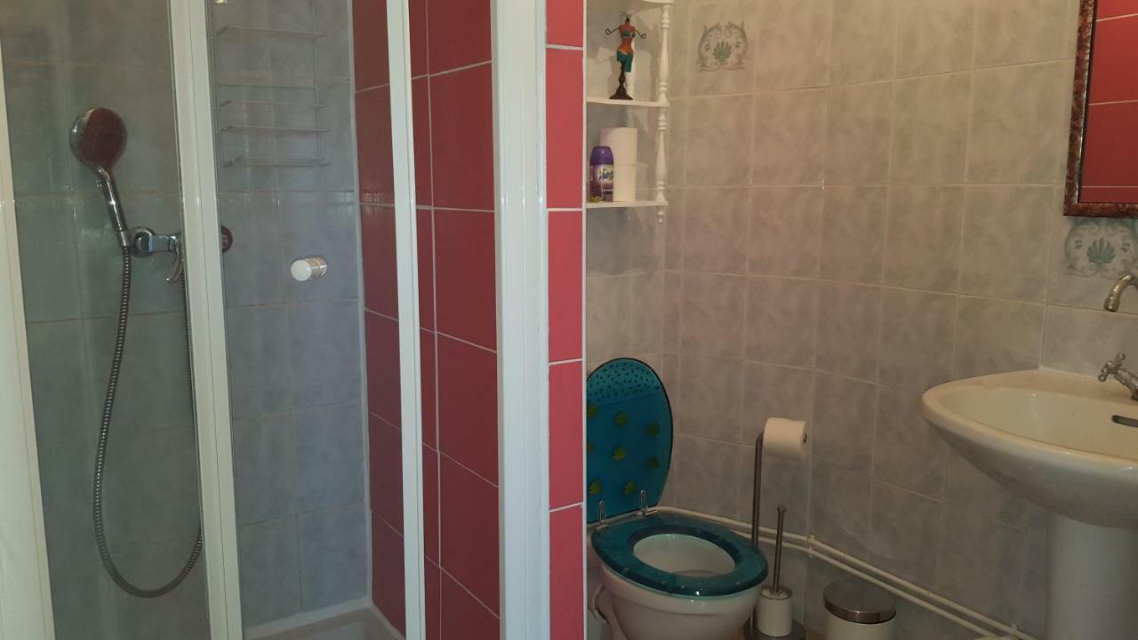 Vacation Home On Rue Du Marais 5 Petiville  외부 사진