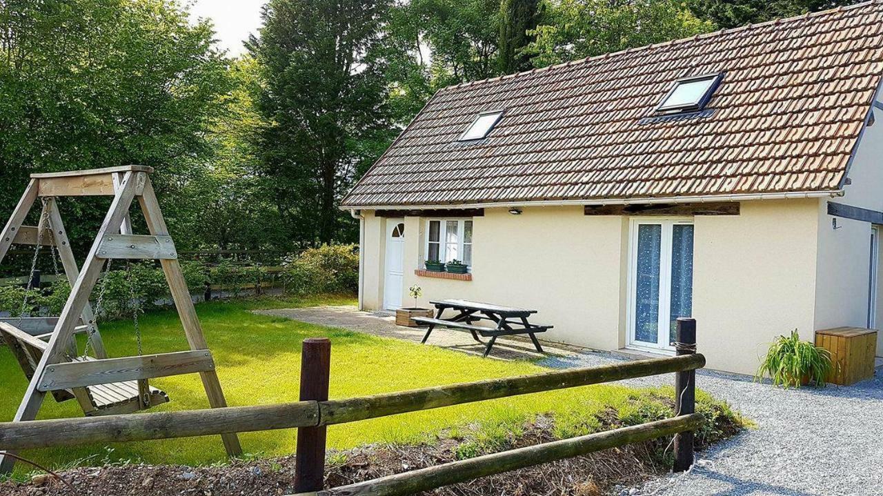 Vacation Home On Rue Du Marais 5 Petiville  외부 사진